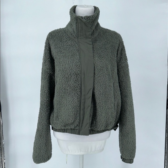 Vuori Women's Cozy Sherpa Jacket Green Fleece Jacket Olive Green Size Large - Picture 4 of 13